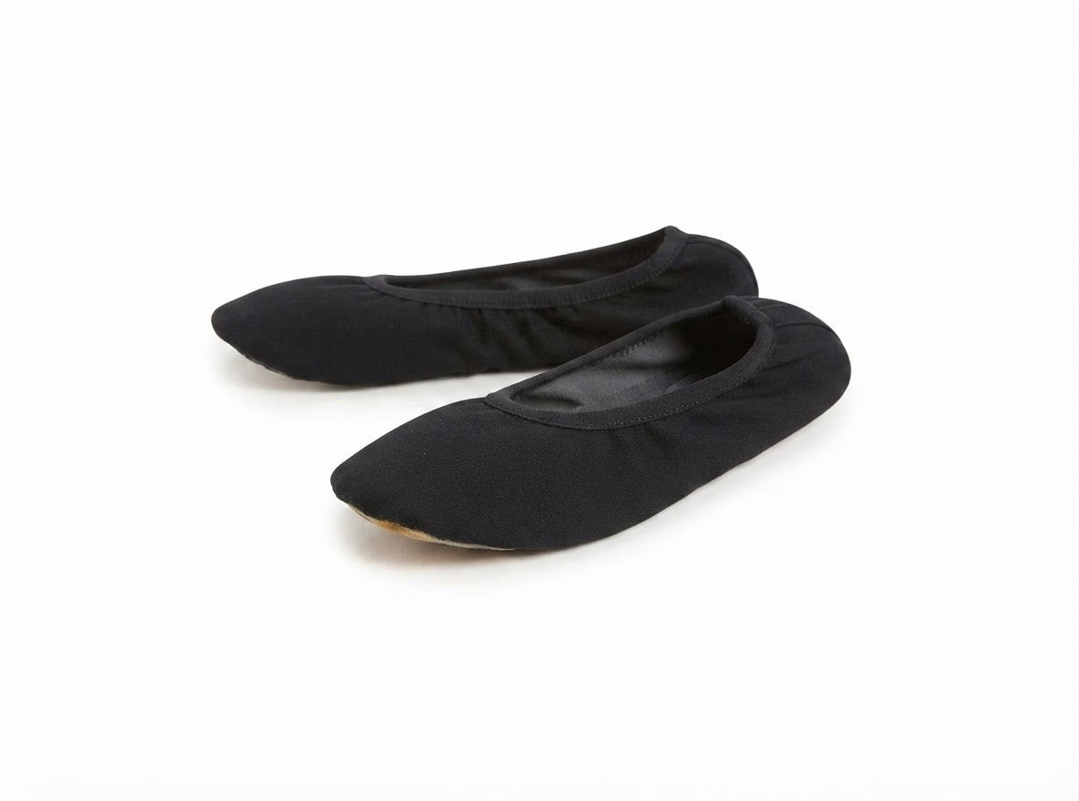 LUPILU Girls’ gymnastic ballet flat (black)