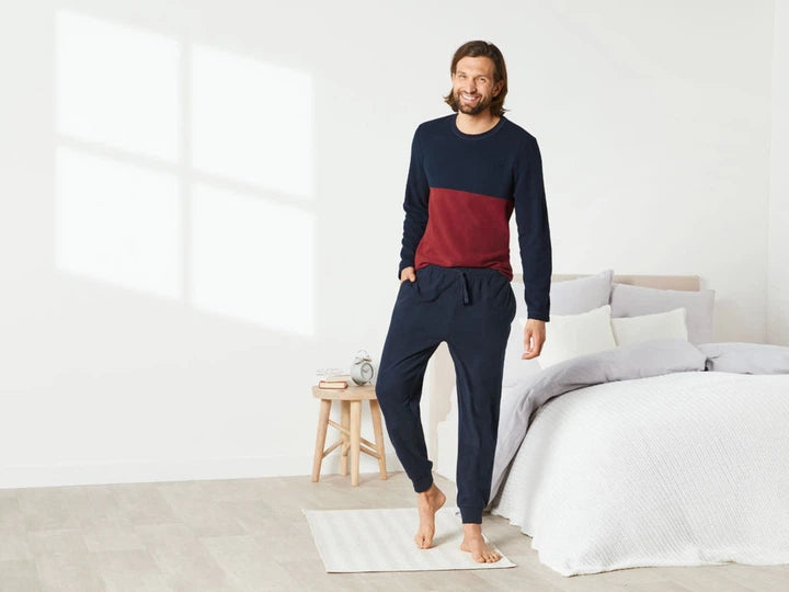 LIVERGY Men’s Fleece Pajama Set (Navy/Red)