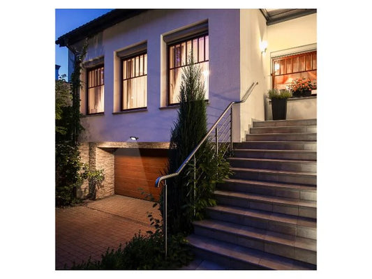 LED spotlight with integrated motion sensor