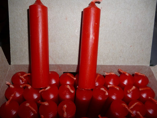 Pyramid candles, 45 pieces, red.