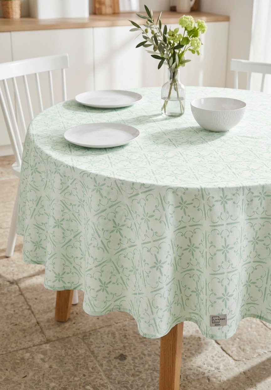 LIVARNO home Round Tablecloth (160 cm) – Soft Green Floral Tile Pattern
