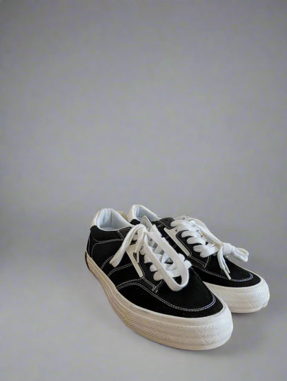 H.I.S Black Canva
