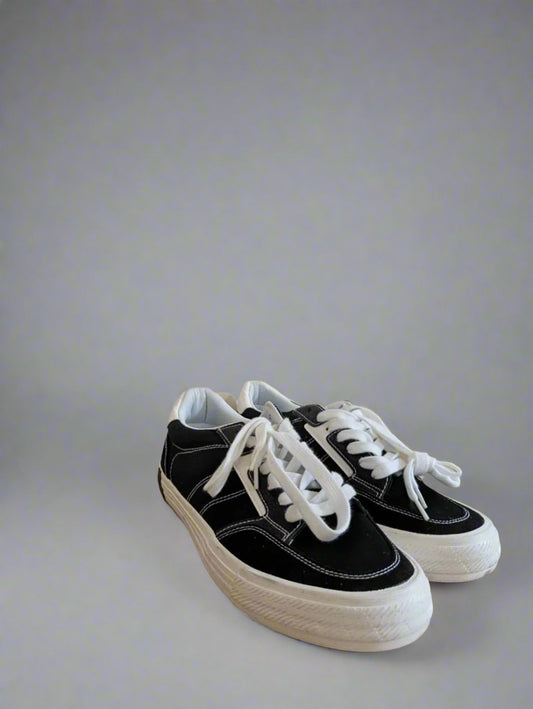 H.I.S Black Canva