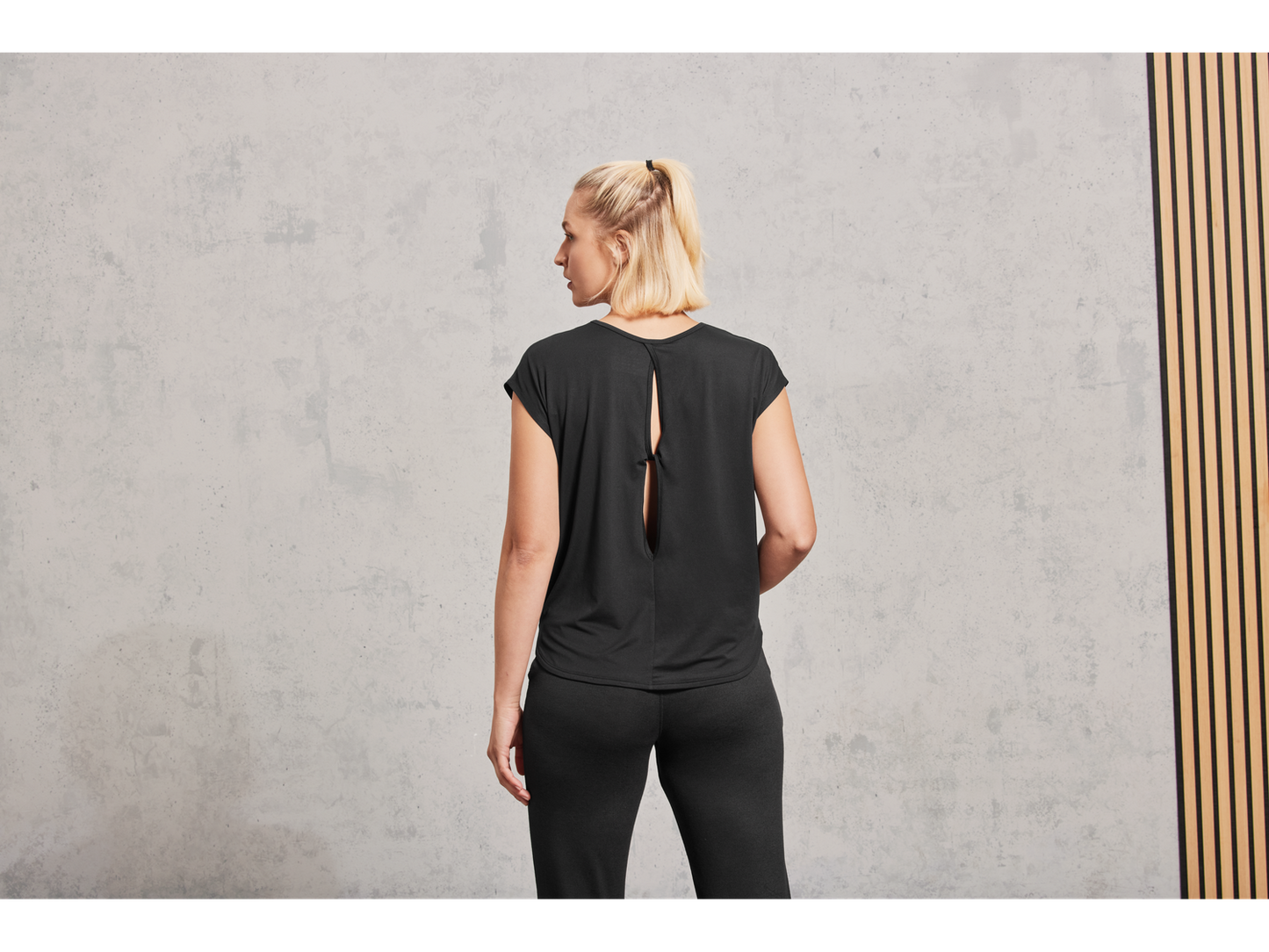 CRIVIT Women's technical T-shirt (Black)
