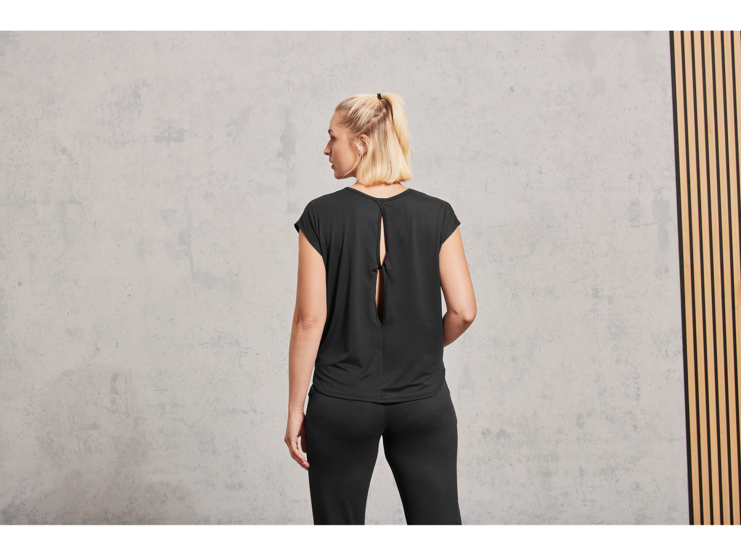CRIVIT Women's technical T-shirt (Black)