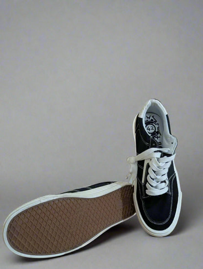 H.I.S Black Canva