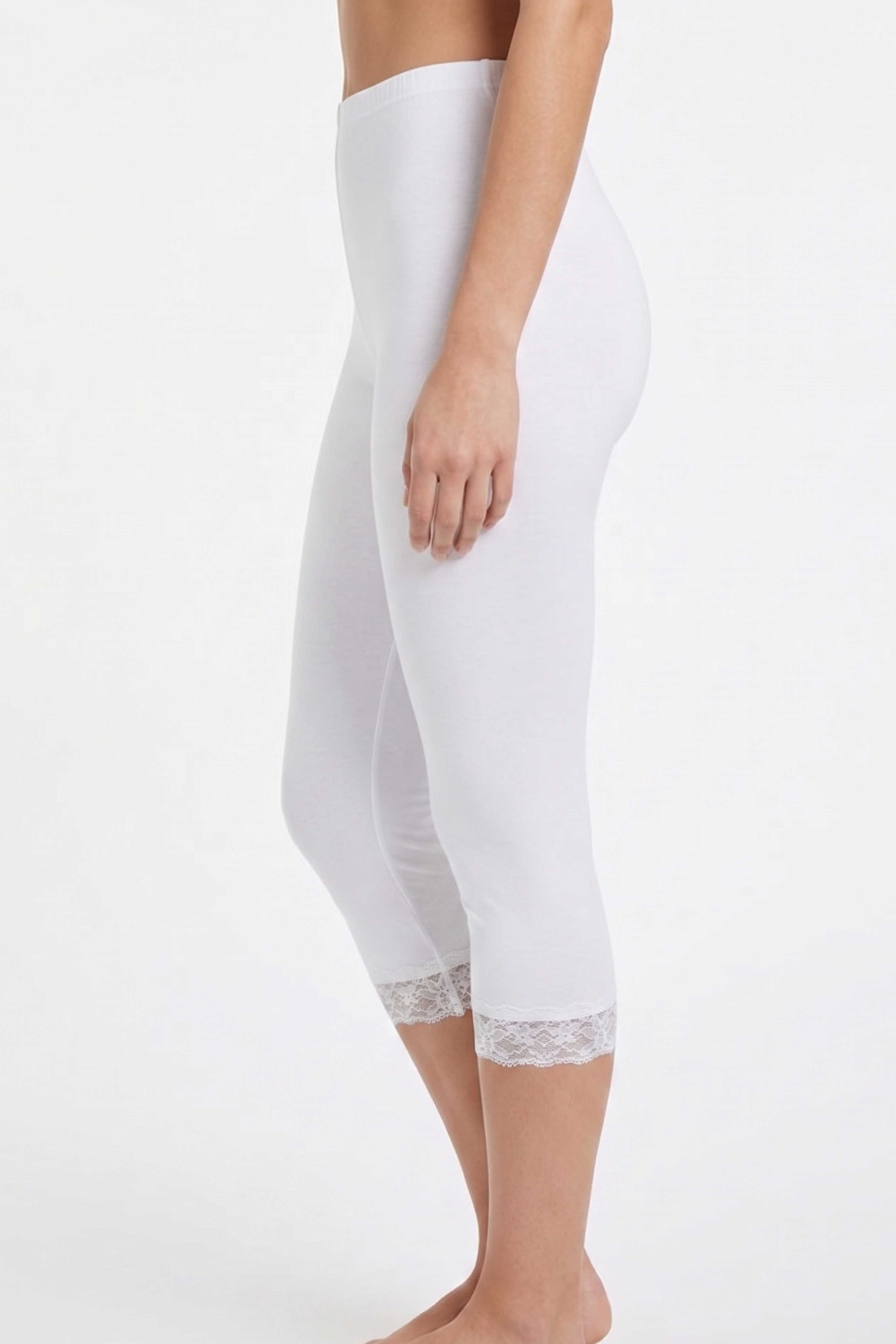 ESMARA Women’s Capri leggings with lace (white)