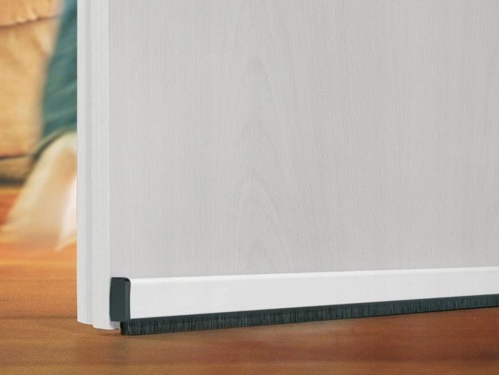 Brush strip For doors