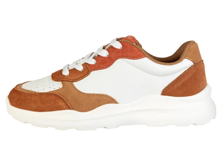 Women's leisure shoes, with padded shaft edge