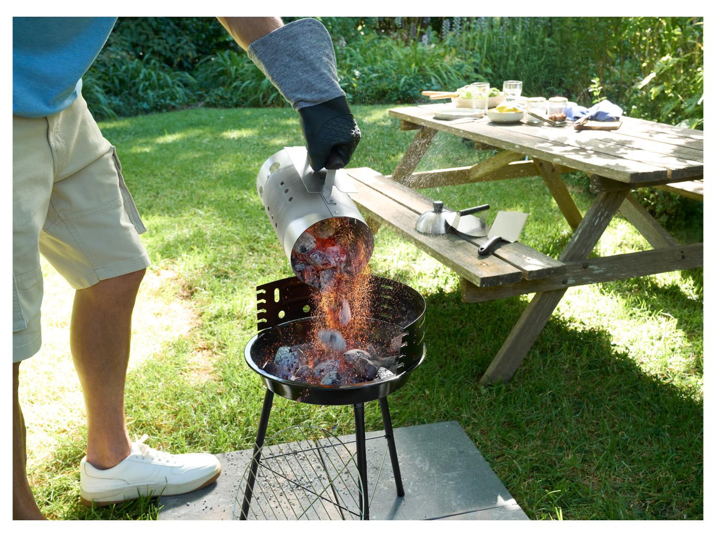 Let's BBQ Round charcoal barbecue
