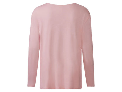 Women's long-sleeved shirt with a relaxed fit