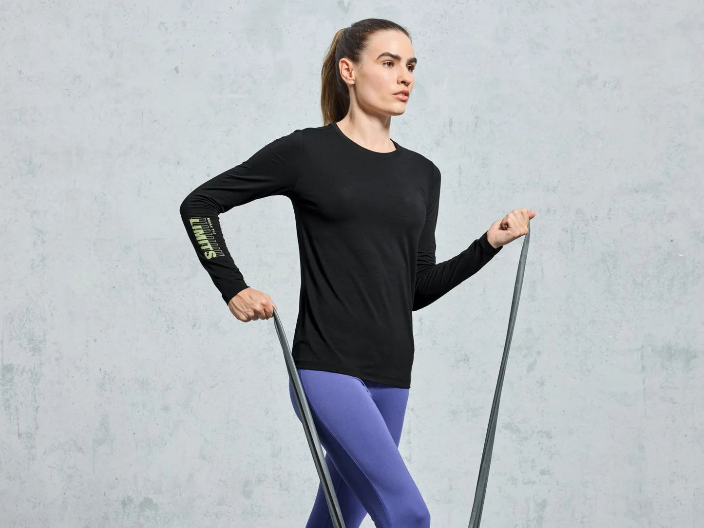 Women's technical T-shirt (Black)