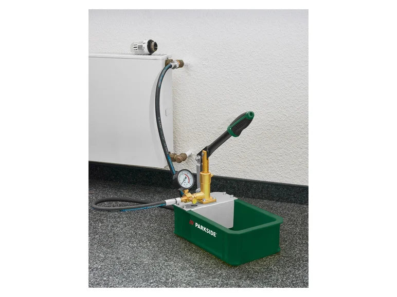 Manual test pump