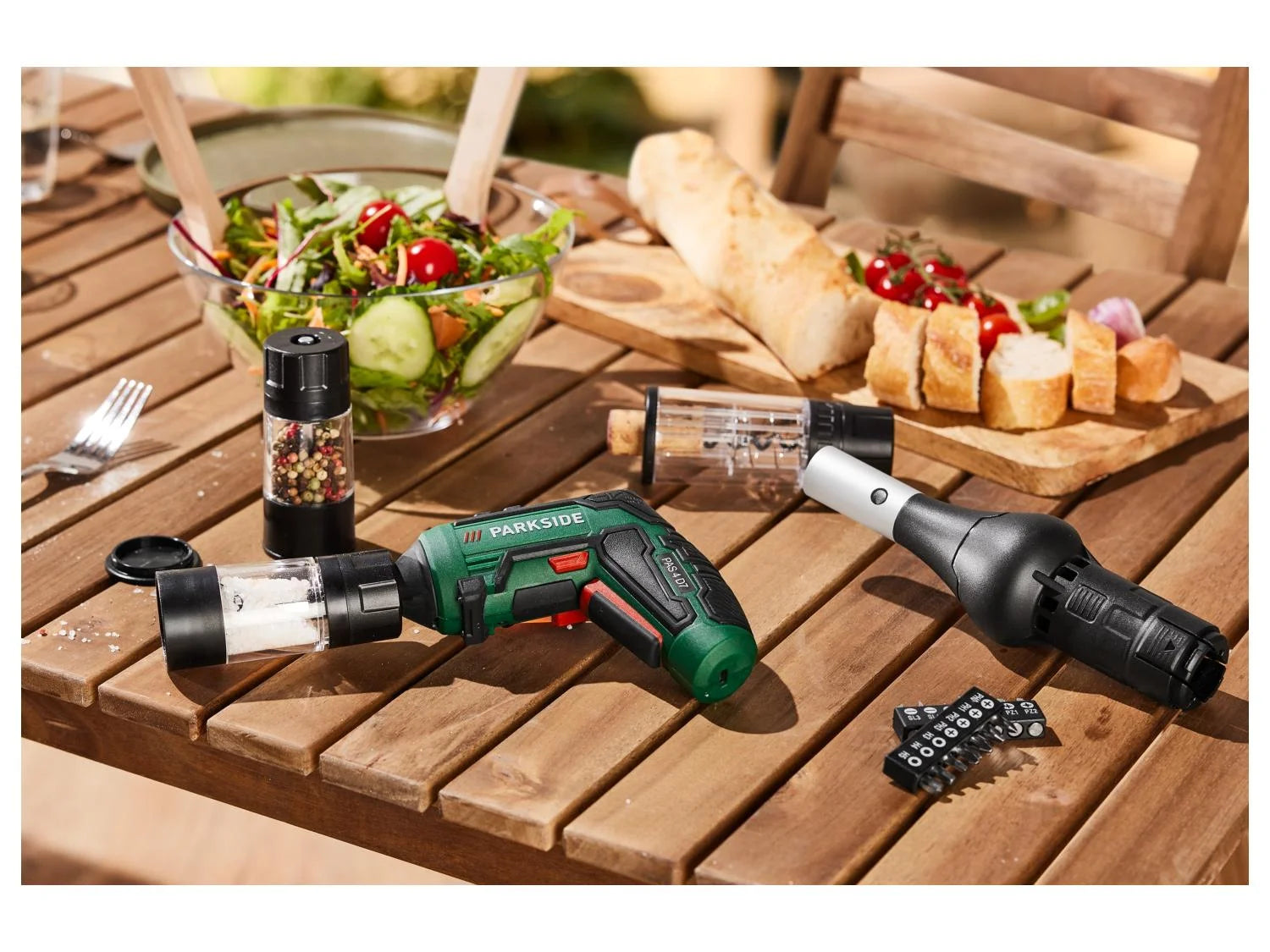 Cordless screwdriver set with accessories BBQ PAS 4 D7, 10 Nm, 4 V