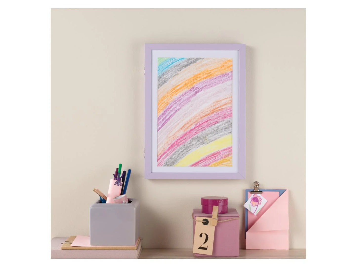 Picture frame, with storage compartment