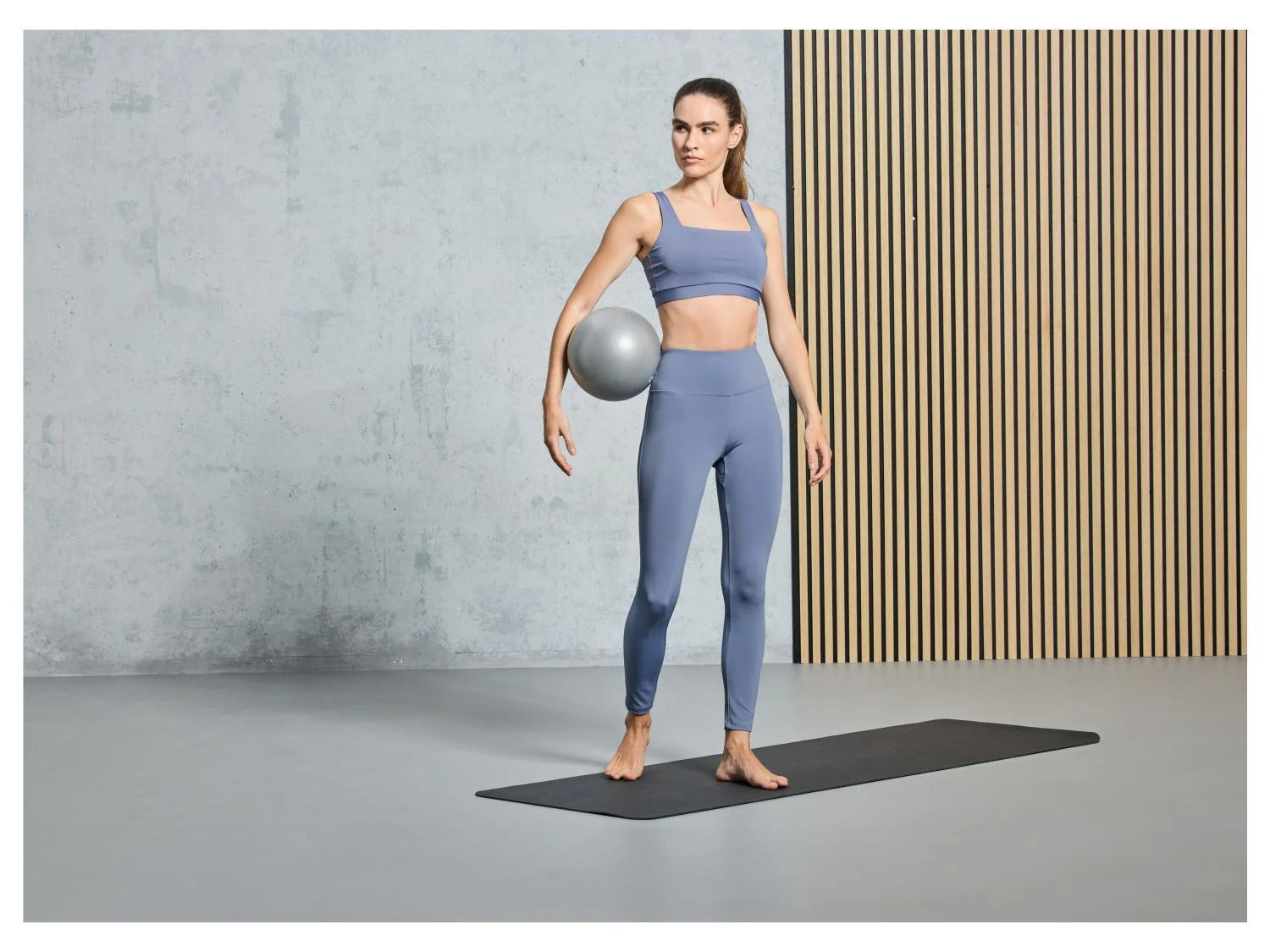 Women's functional leggings with moisturizing effect Q10