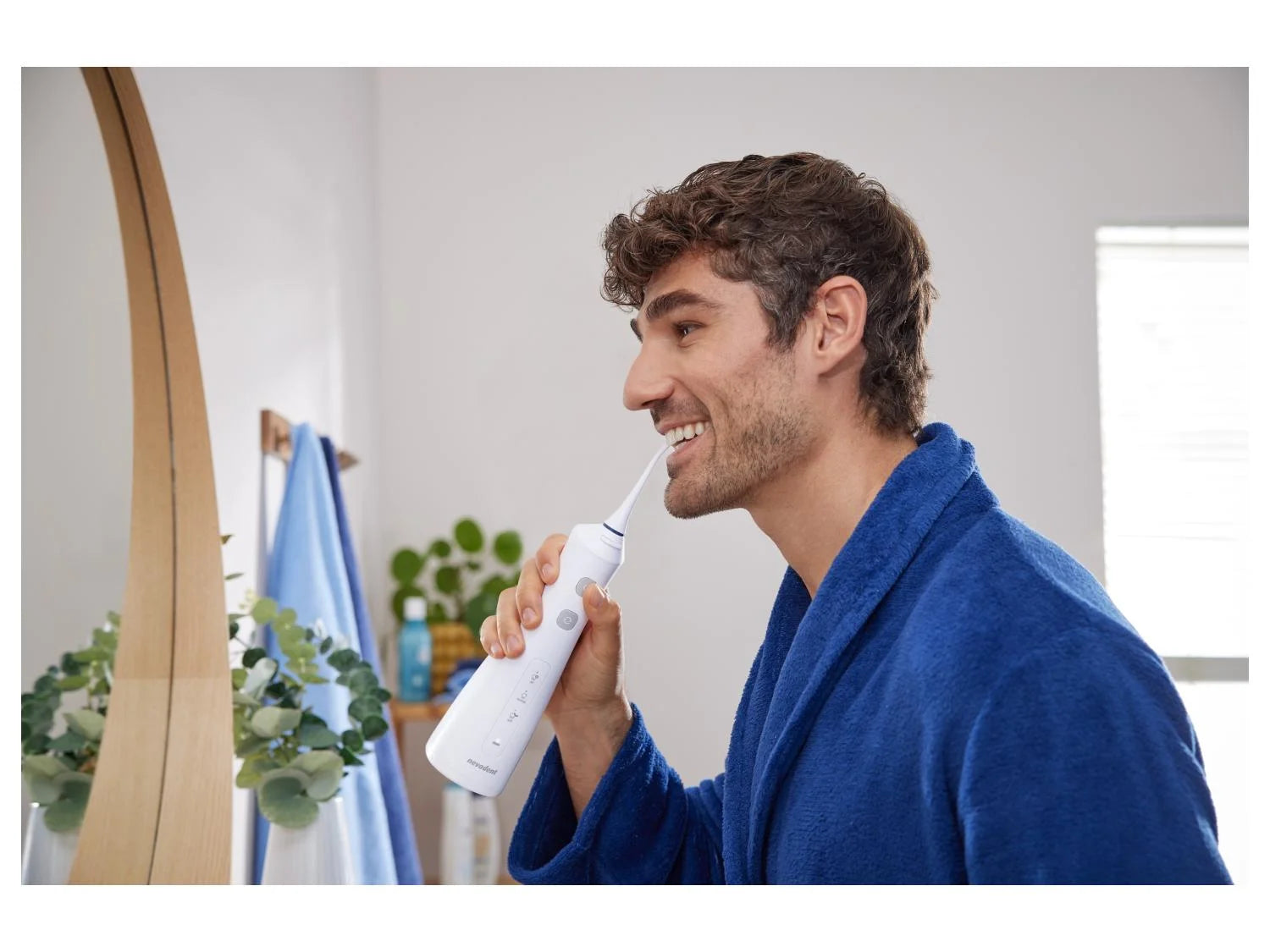Flosser »NMD 3.7 E10«, with charging station