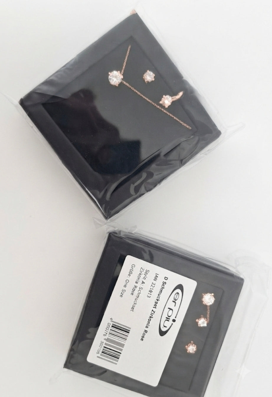 er Faux Bijoux Set (Zirkonia Rose) – Necklace and Earrings Set