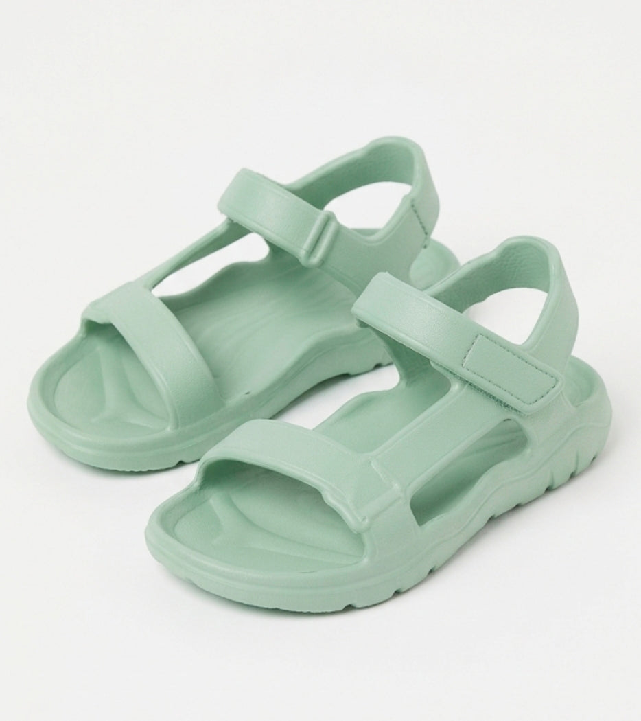 Kids' Cushioned Strap Sandals in mint – Adjustable Comfort for Summer and Casual Wear