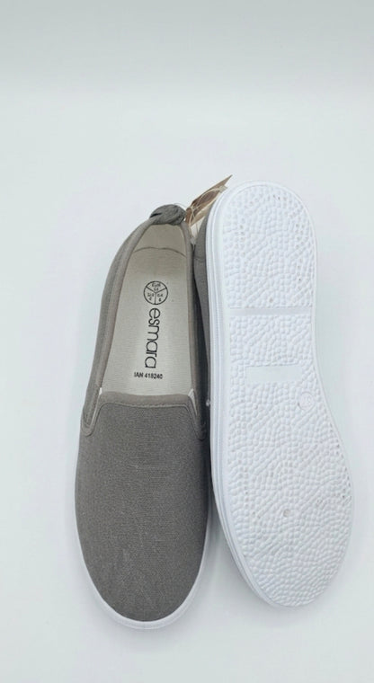 Esmara Women’s Casual Canvas Slip-On Sneakers – Lightweight & Comfortable