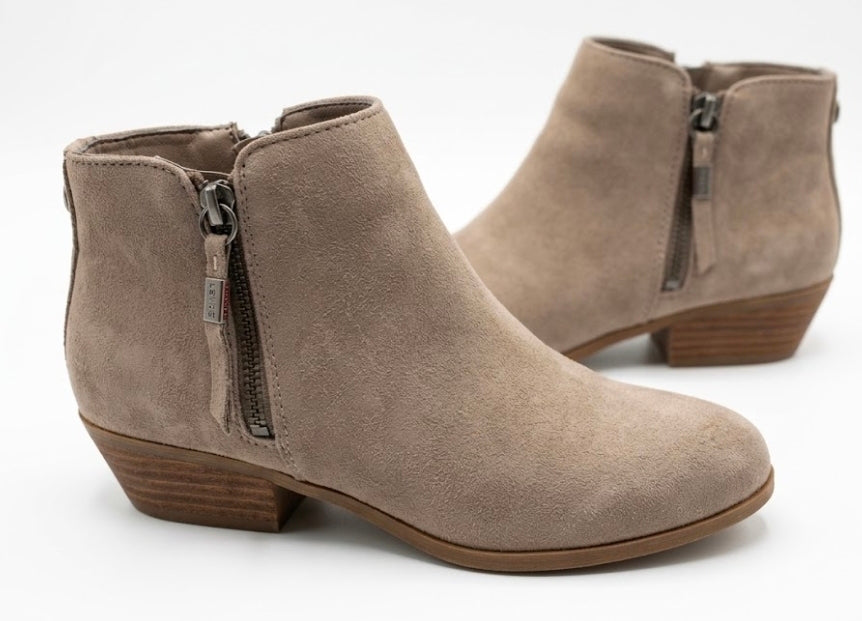 Women's Faux Suede Low Block Heel Ankle Booties – Taupe