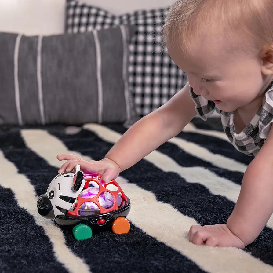 Baby Einstein® لعبة سيارة وخشخيشة أوبال Zen Curious Car مضيئة، للأعمار 3 أشهر فما فوق