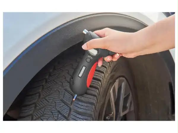 ULTIMATE SPEED 5-in-1 Tyre pressure and tread gauge
